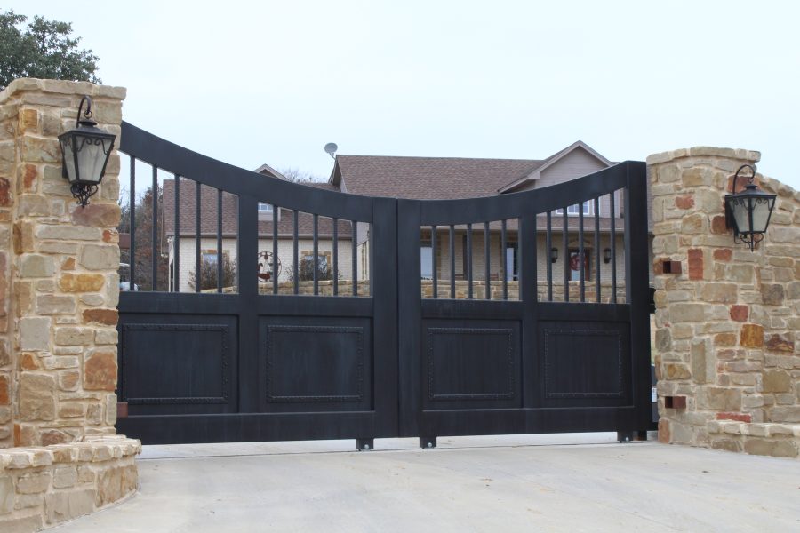 A double sliding automatic security gate 
